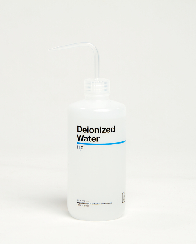 Nalgene&trade; Right-to-Understand Safety Wash Bottles featuring Globally Harmonized System (GHS) labeling